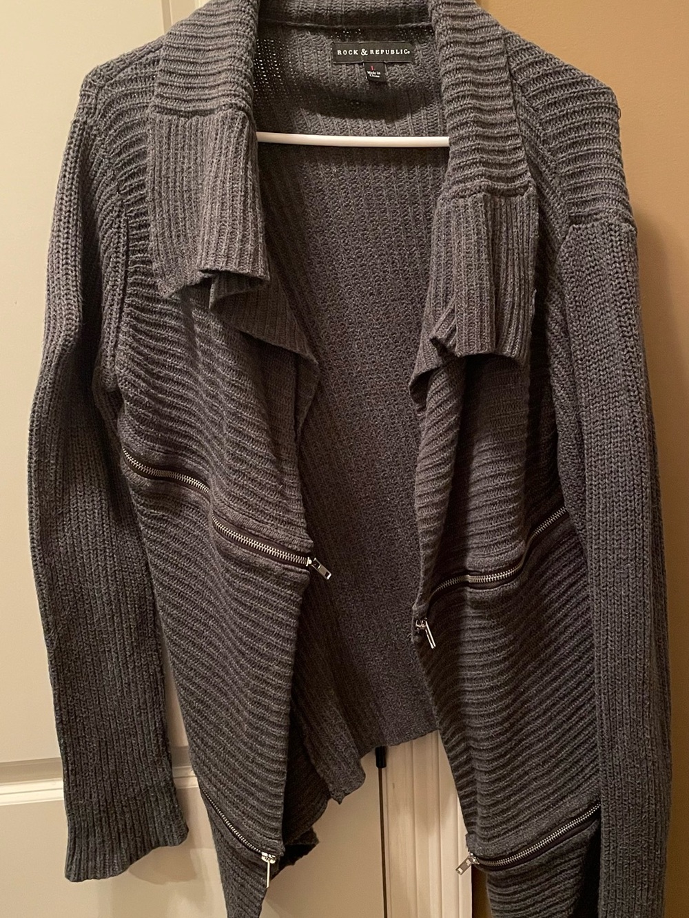 Rock & Republic Charcoal Gray Ribbed Zip-Front Cardigan